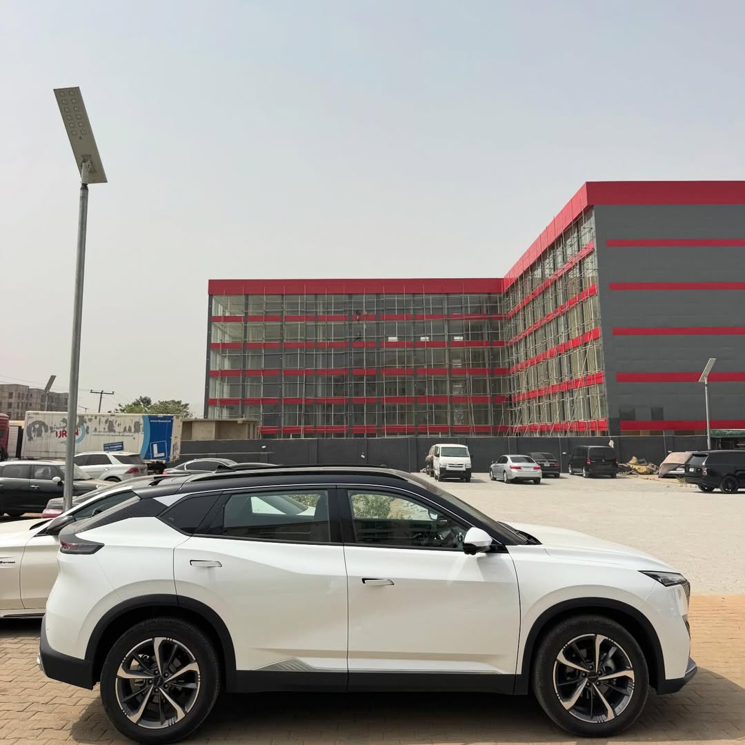 2025 Aeolus Mage: Futuristic Turbo Luxury, Zero Stories