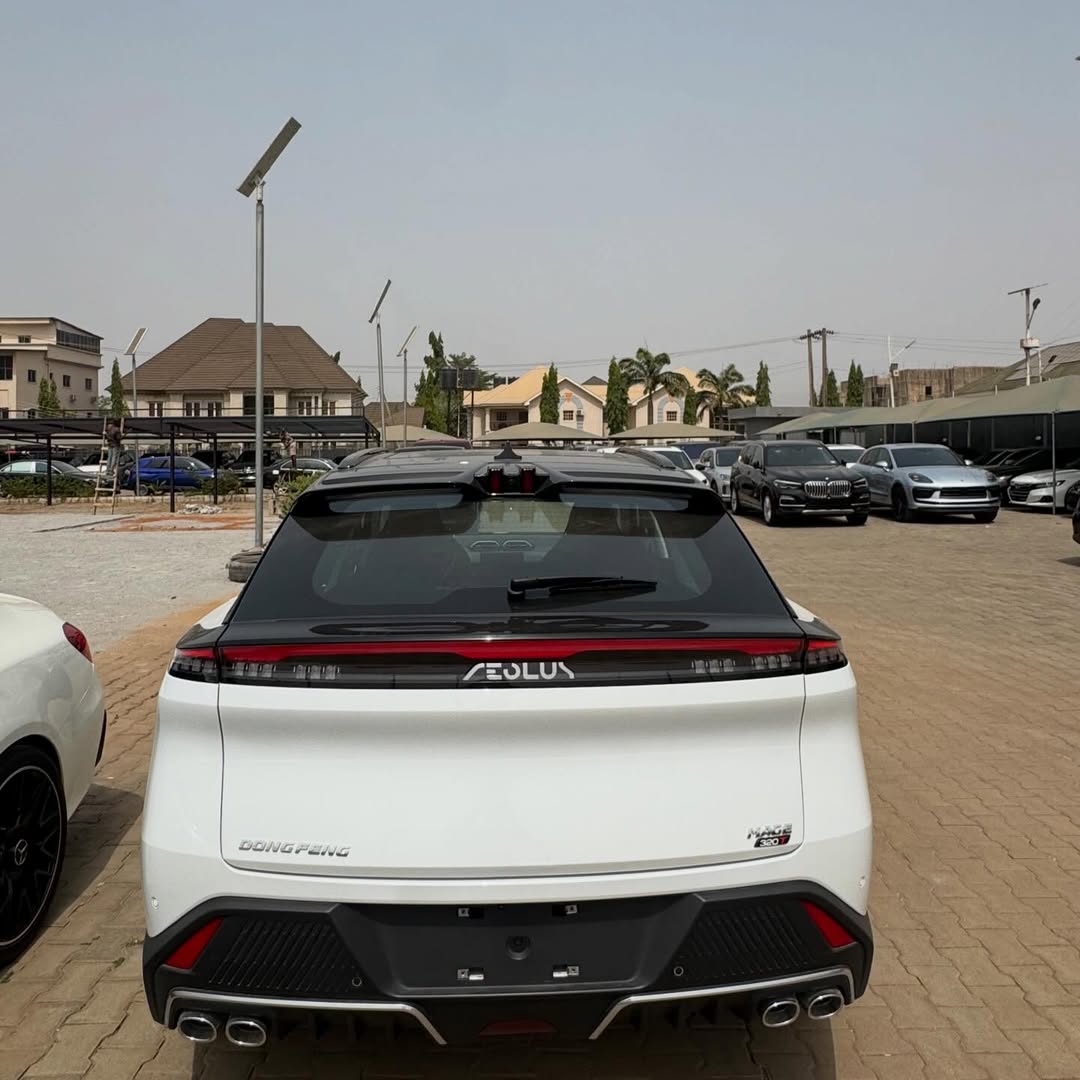 2025 Aeolus Mage: Futuristic Turbo Luxury, Zero Stories