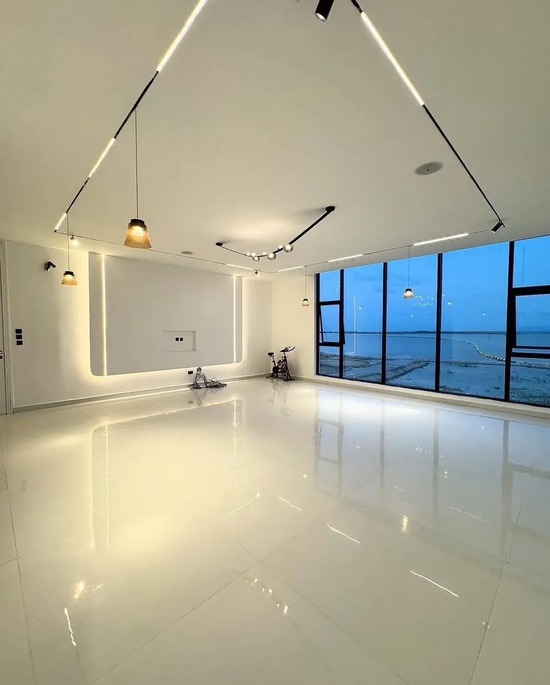 Opulent 5-Bed Duplex with Pool in Prime Osapa