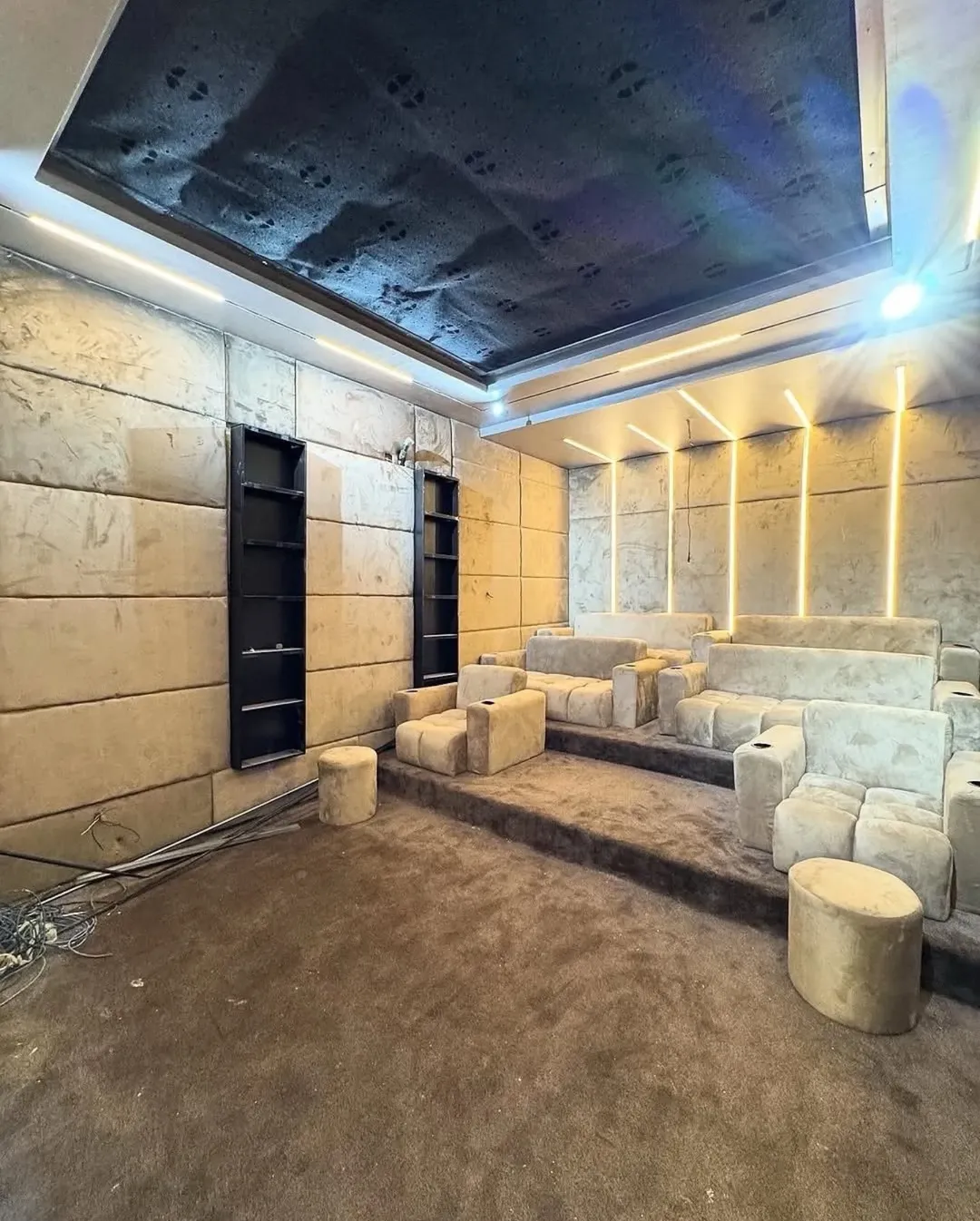 Opulent 5-Bed Duplex with Pool in Prime Osapa