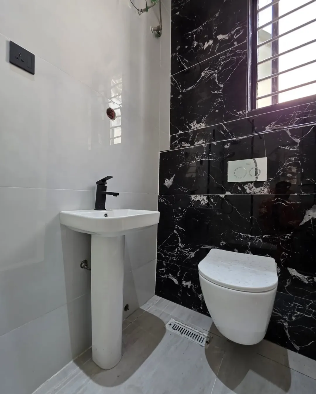 5-Bed Ajah Palace: Pool, Jacuzzi & 24/7 Security