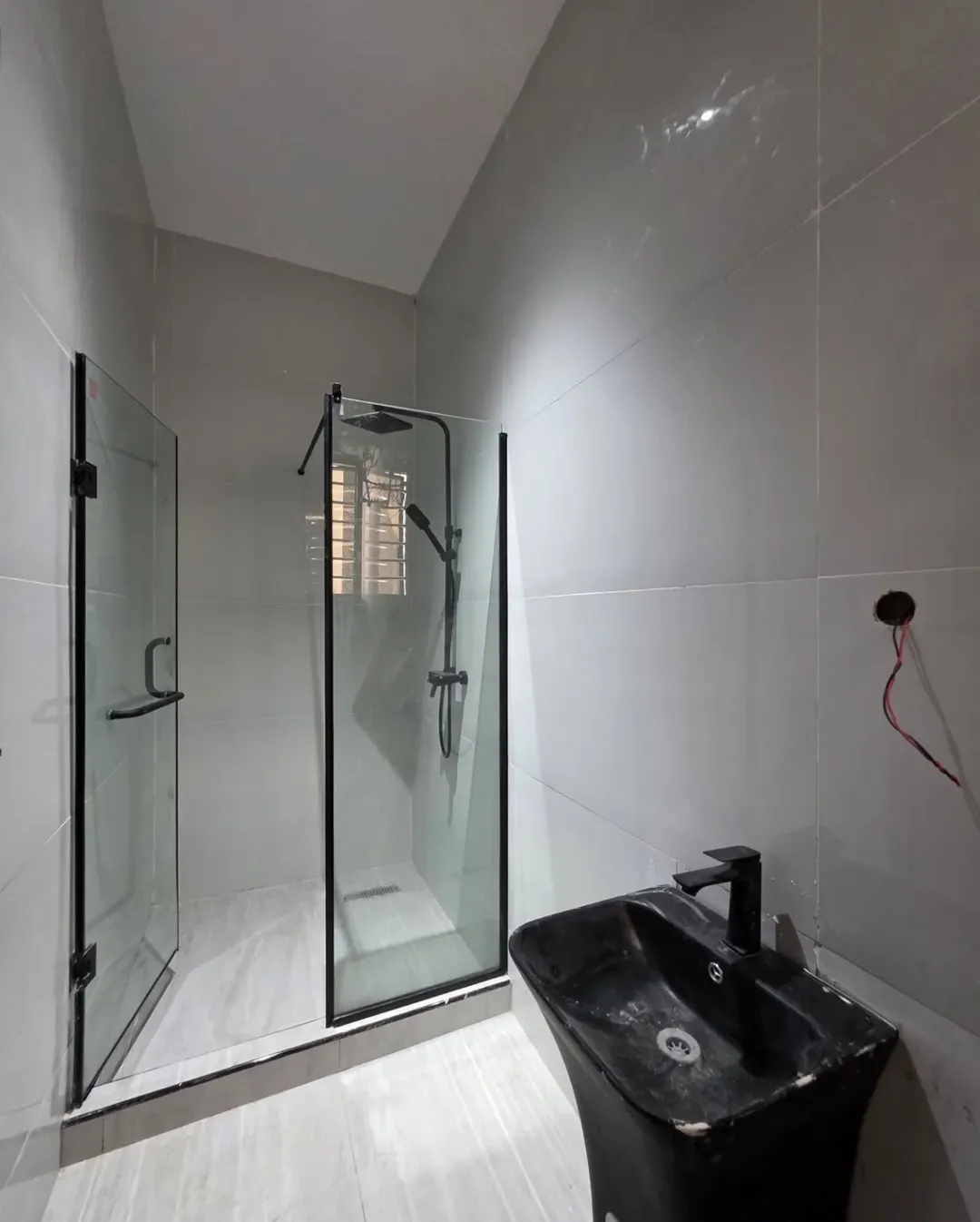 5-Bed Ajah Palace: Pool, Jacuzzi & 24/7 Security