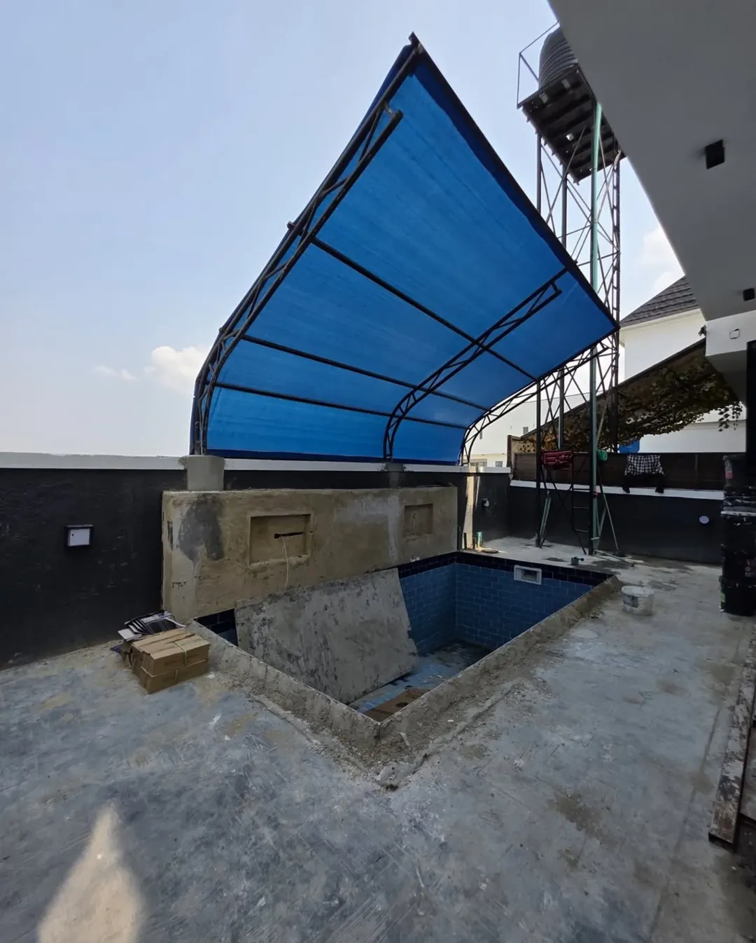 5-Bed Ajah Palace: Pool, Jacuzzi & 24/7 Security