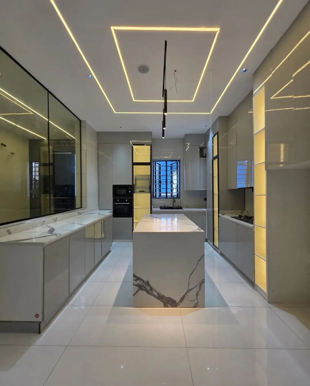 5-Bed Ajah Palace: Pool, Jacuzzi & 24/7 Security