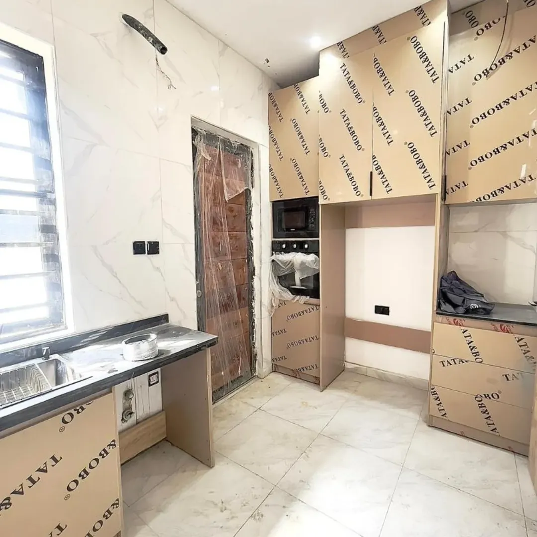 Chevron’s Smart 4-Bed Duplex with BQ & Luxury Finishes