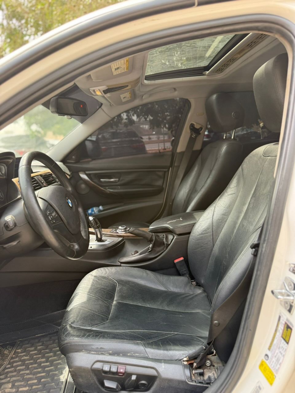 2013 BMW 320i: Keyless Luxury & Full Docs for 10.25M