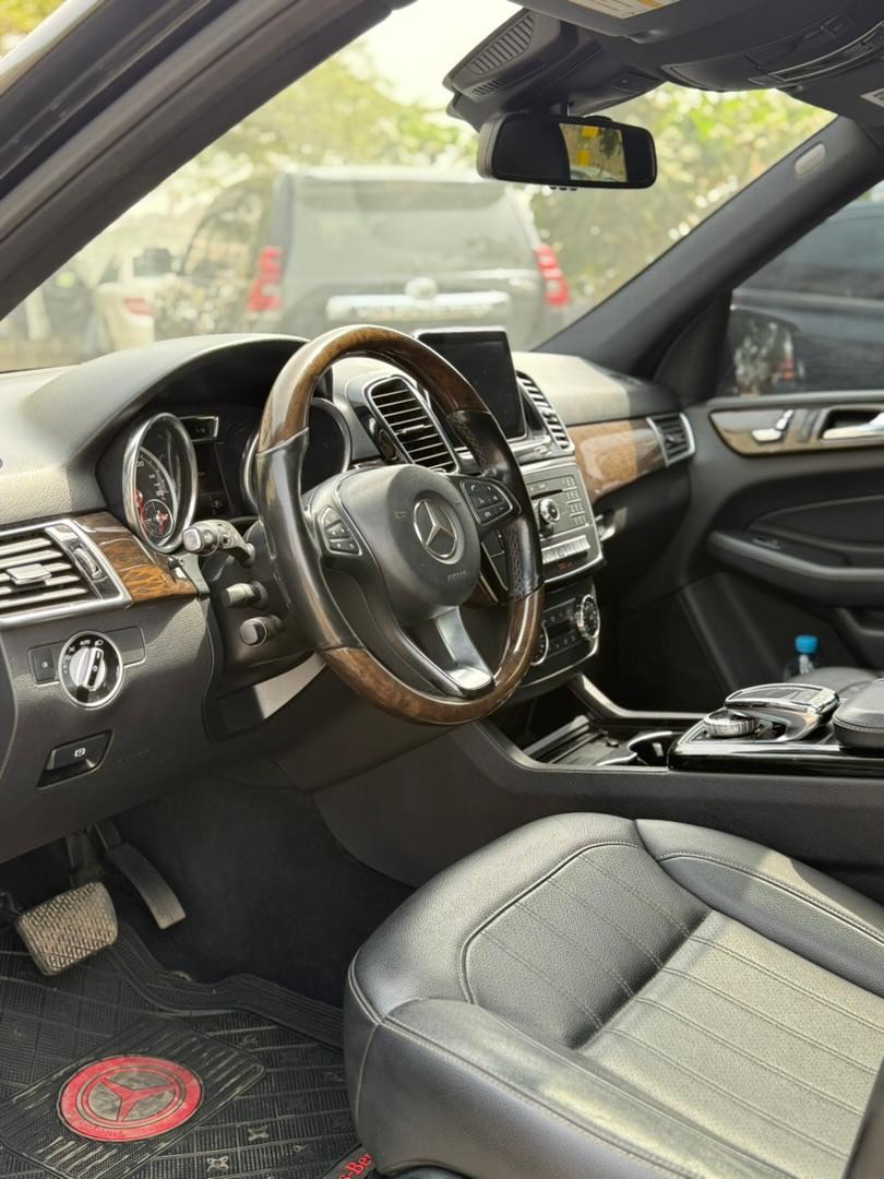 Luxury 2018 Mercedes GLE350: Fully Loaded & Immaculate