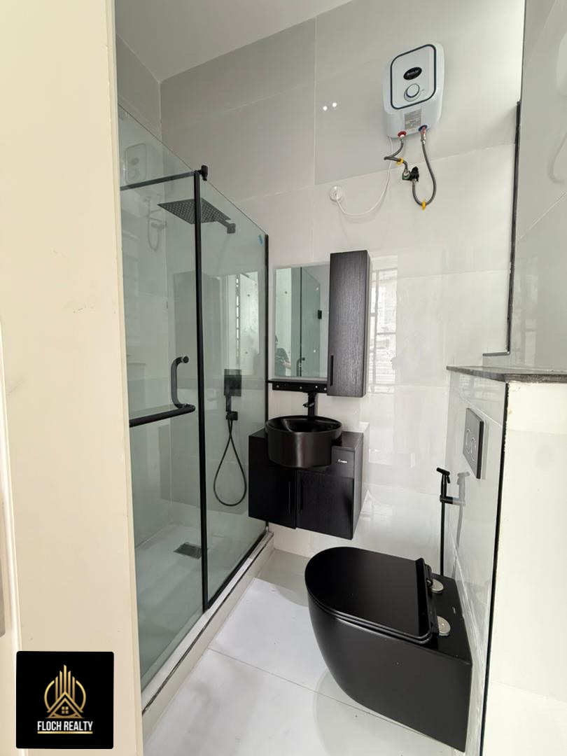 Modern 5-Bed Smart Home with Pool in Lekki