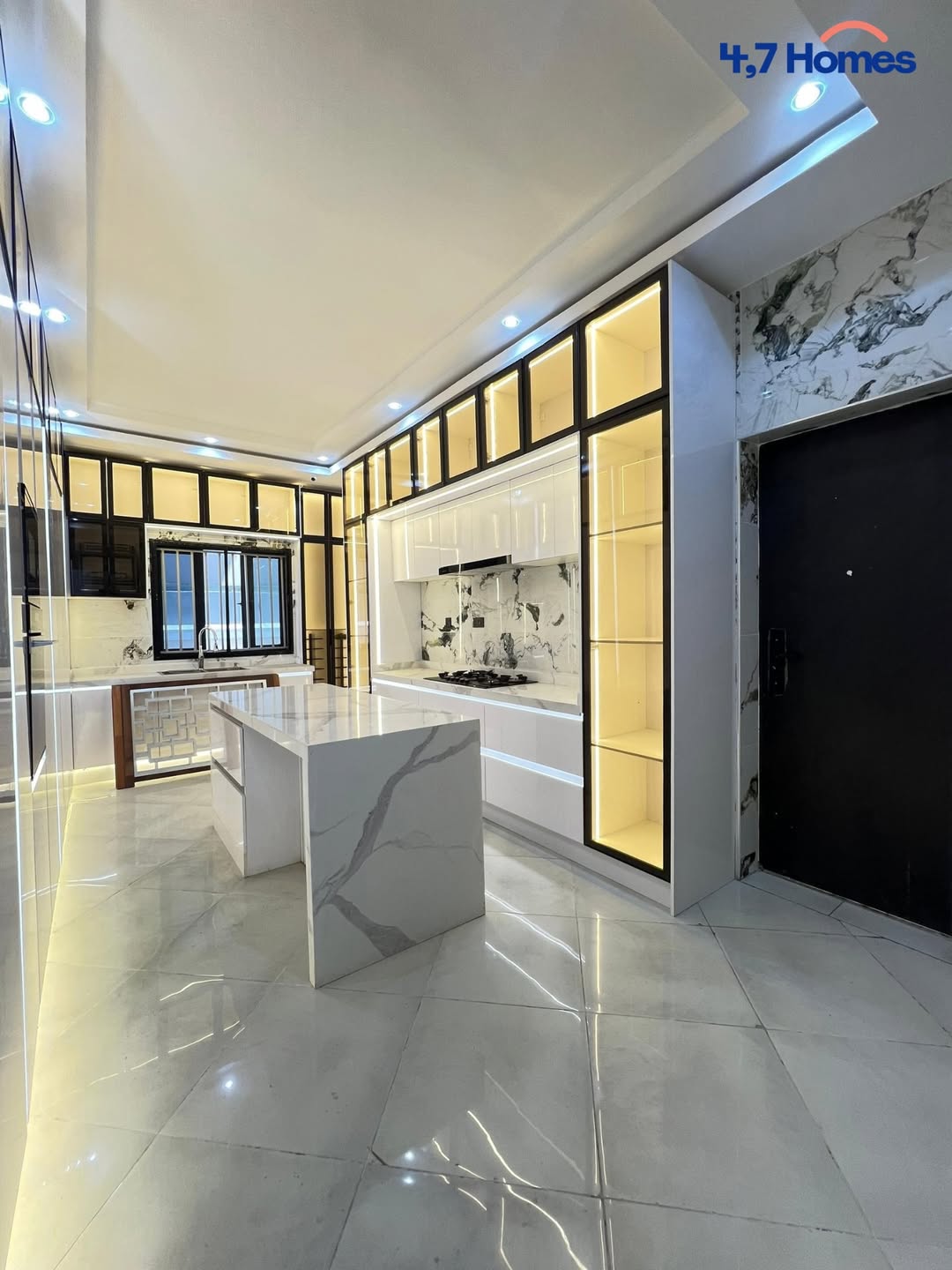 Lekki Phase 1: Your Private 5-Bedroom Sanctuary