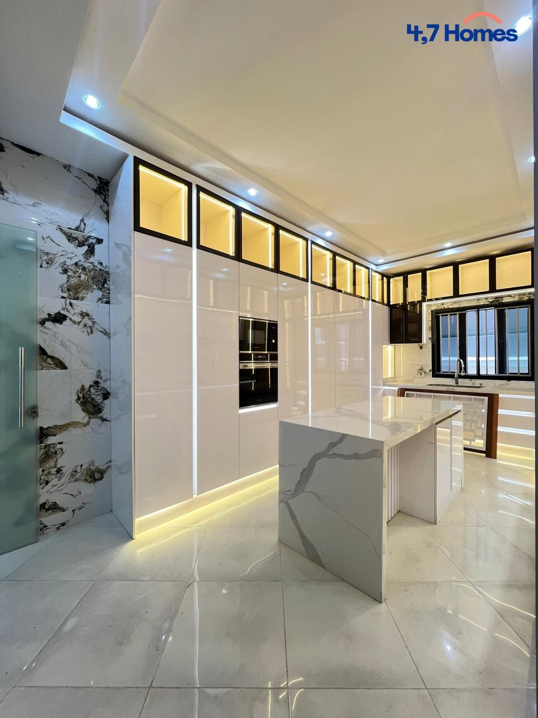 Lekki Phase 1: Your Private 5-Bedroom Sanctuary