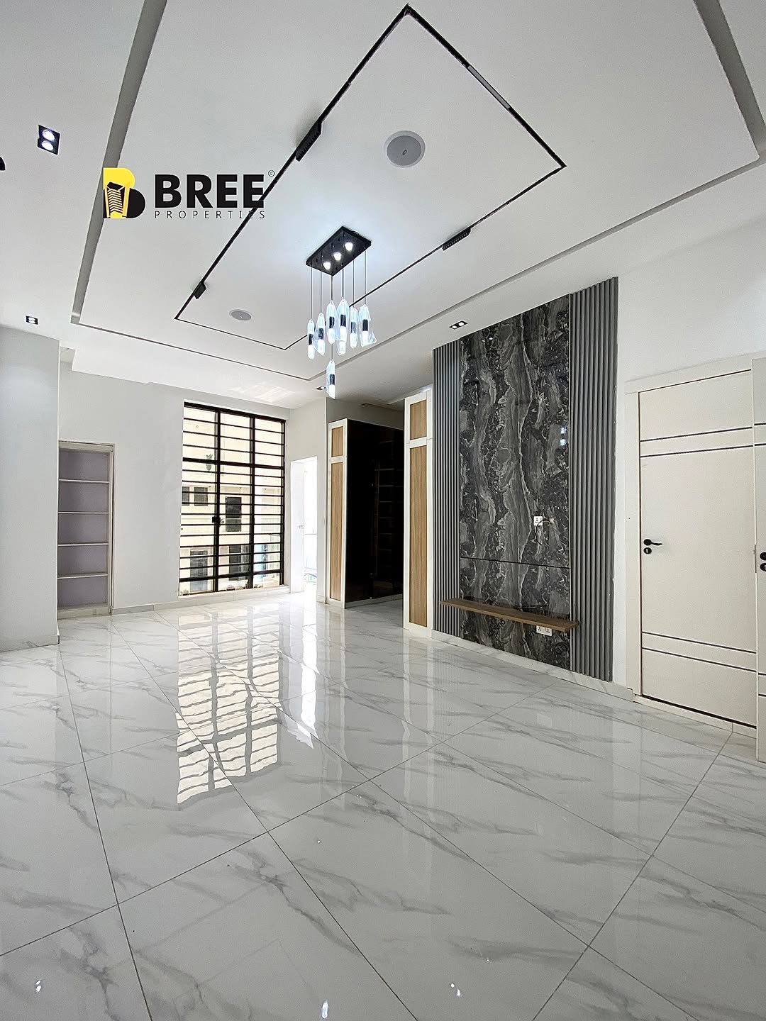 Elegant 5-Bedroom Haven with Pool in Prime Chevron Estate