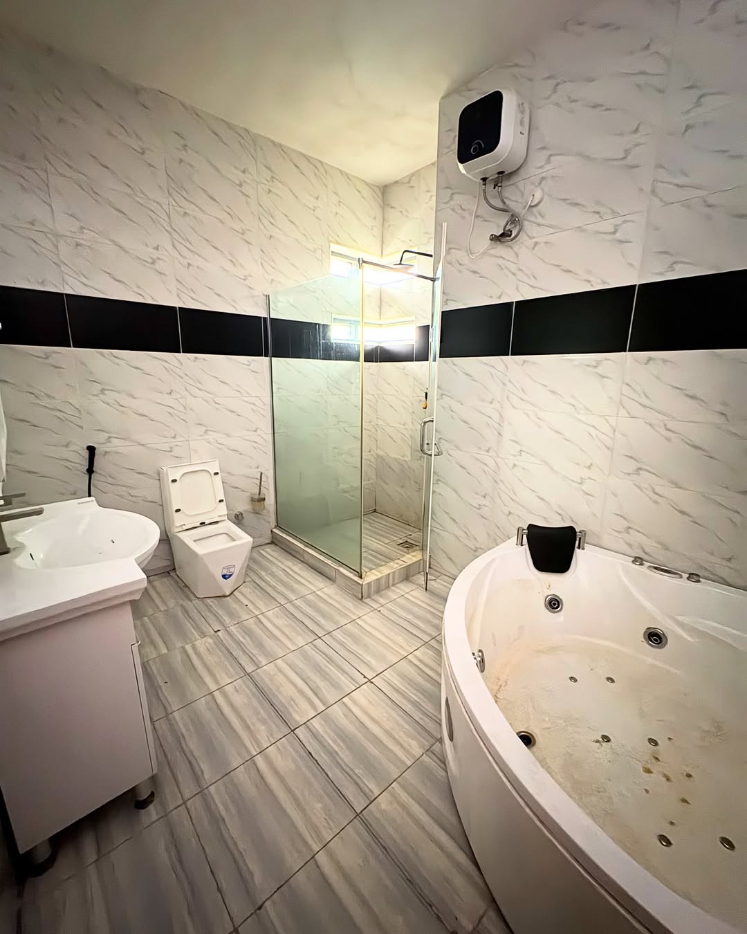 Lekki’s Ultimate 4-Bedroom Oasis with Pool & BQ