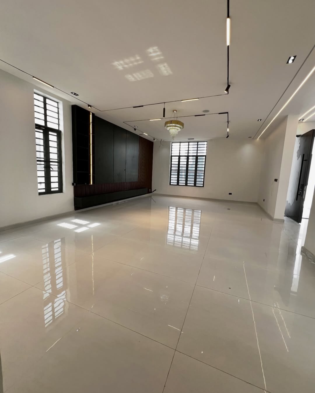 5-Bed Smart Estate Duplex in Chevron | Secure Luxury