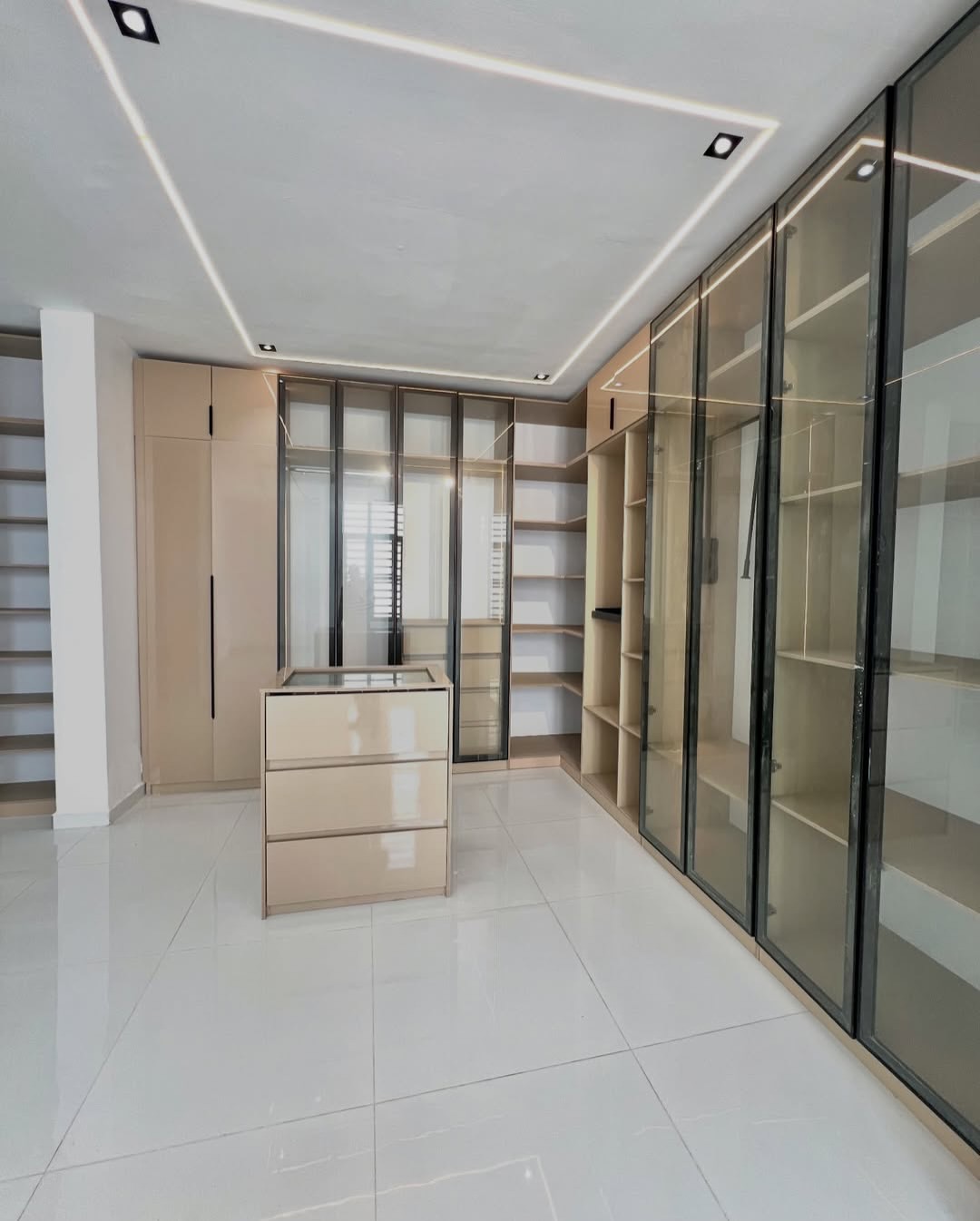 5-Bed Smart Estate Duplex in Chevron | Secure Luxury