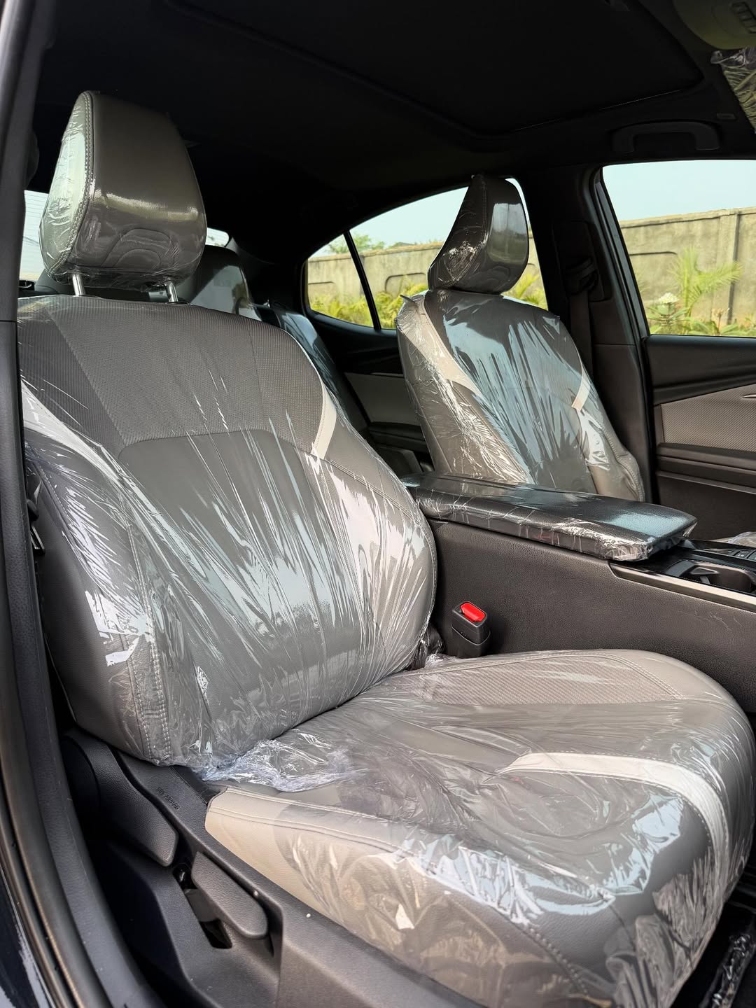 2025 Camry SE: Ultra-Low Miles, Premium Price