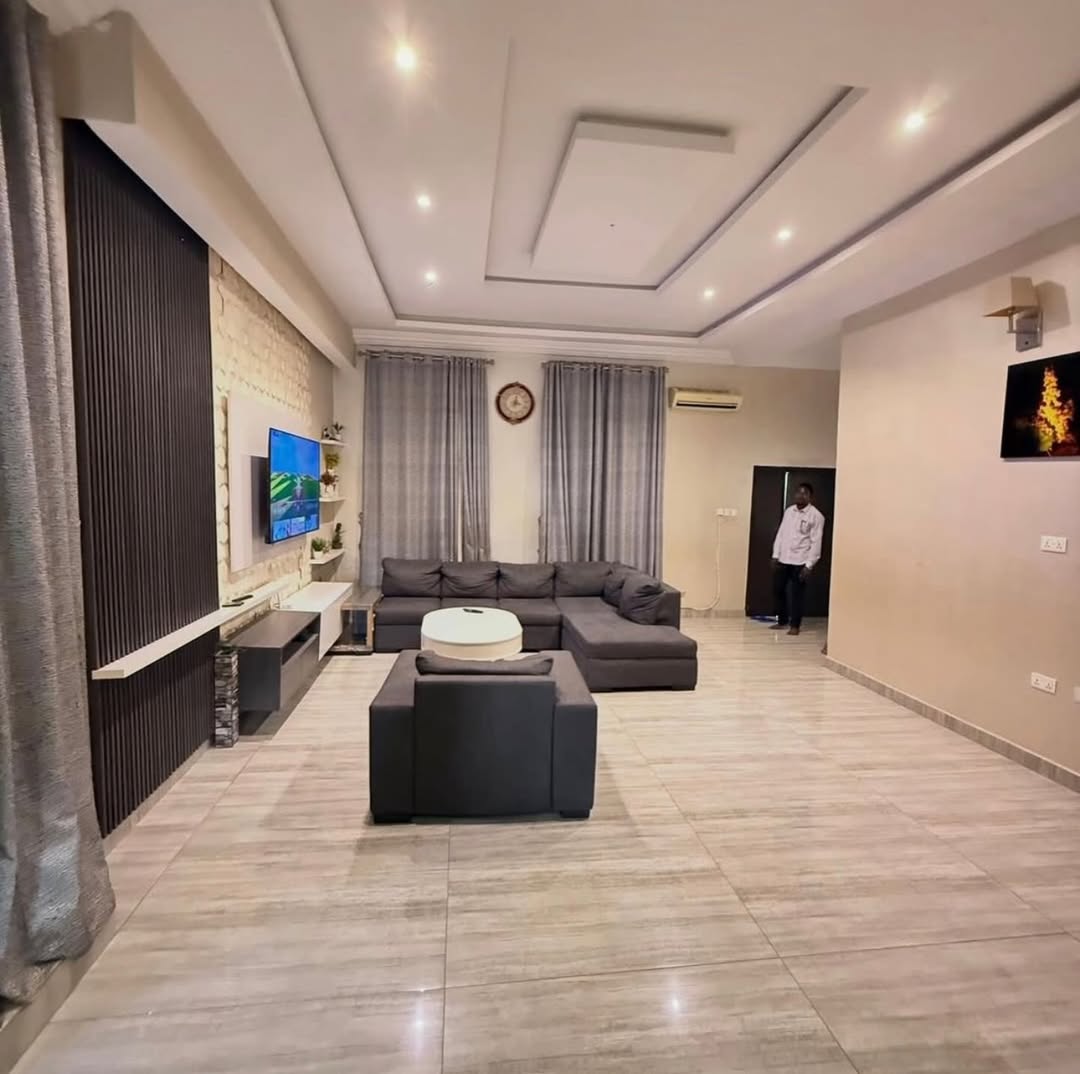 Distress Sale: 4-Bed Bungalow + BQ in Gwarinpa Estate