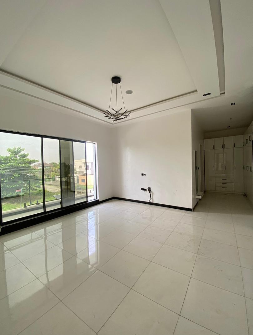 Ultimate 4-Bedroom Duplex with Pool & BQ in Ajah