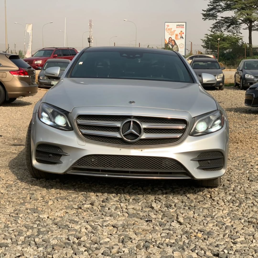 Luxury & Power: 2018 Mercedes E400
