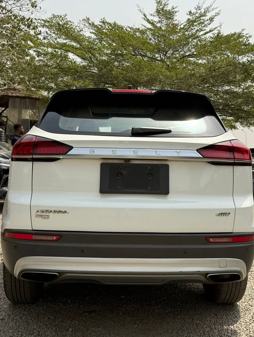 2021 Geely Azkarra: Luxury Tech & Panoramic Views