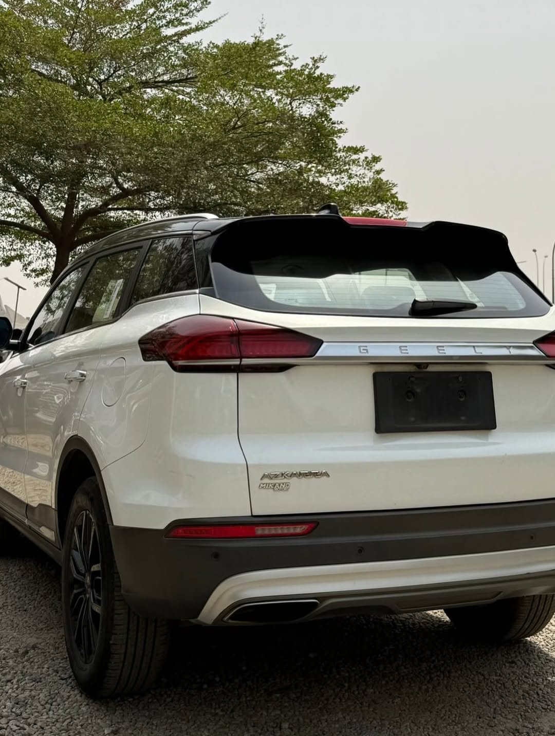 2021 Geely Azkarra: Luxury Tech & Panoramic Views