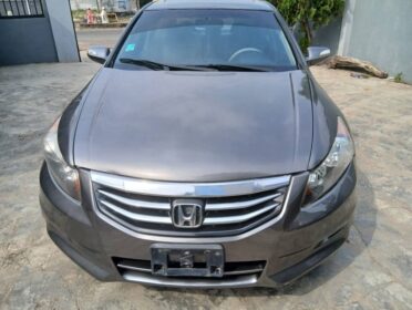 Reliable Honda Accord: Fuel-Efficient & Ready to Drive