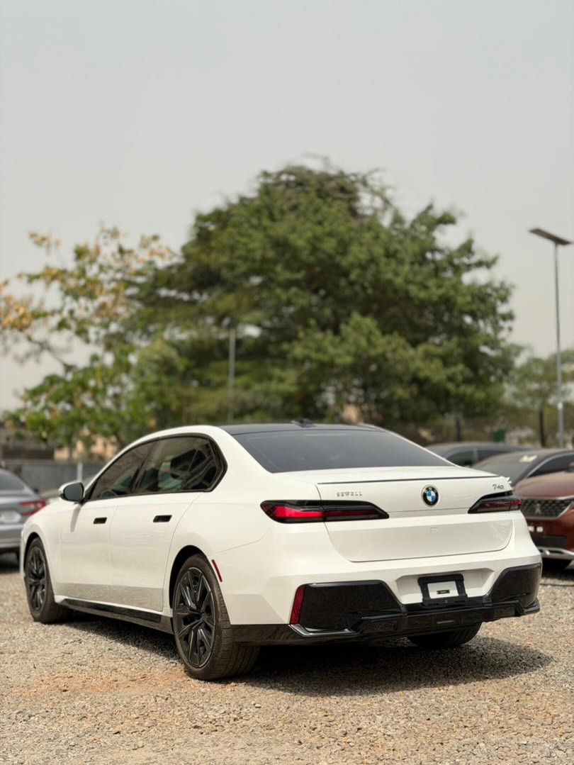 2024 BMW 740i: Near-New Luxury, Just 6k Miles