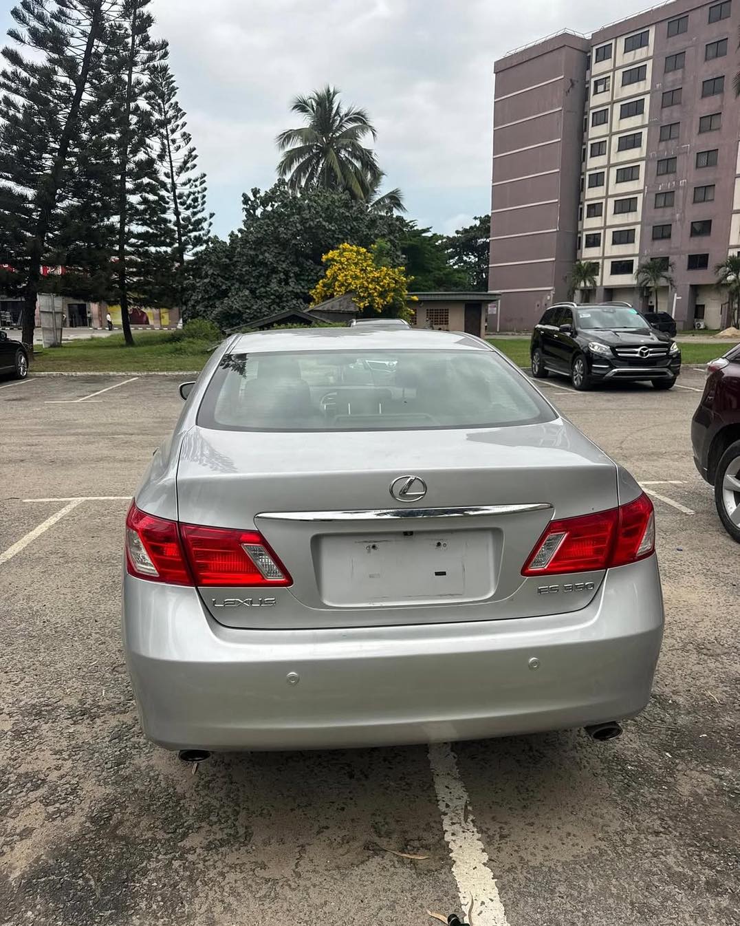 Drive a Flawless Lexus ES350 for 40% Down