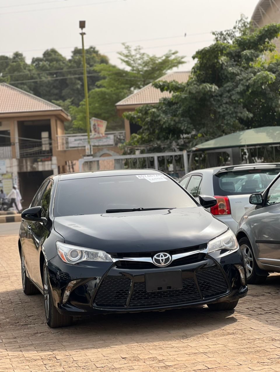 2016 Toyota Camry SE: Duty Paid, Clean Title