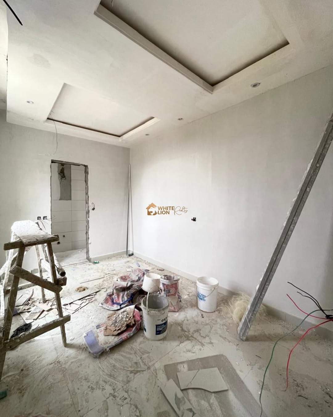 Lekki Phase 1 Gem: Spacious 2-Bed Maisonette with C of O