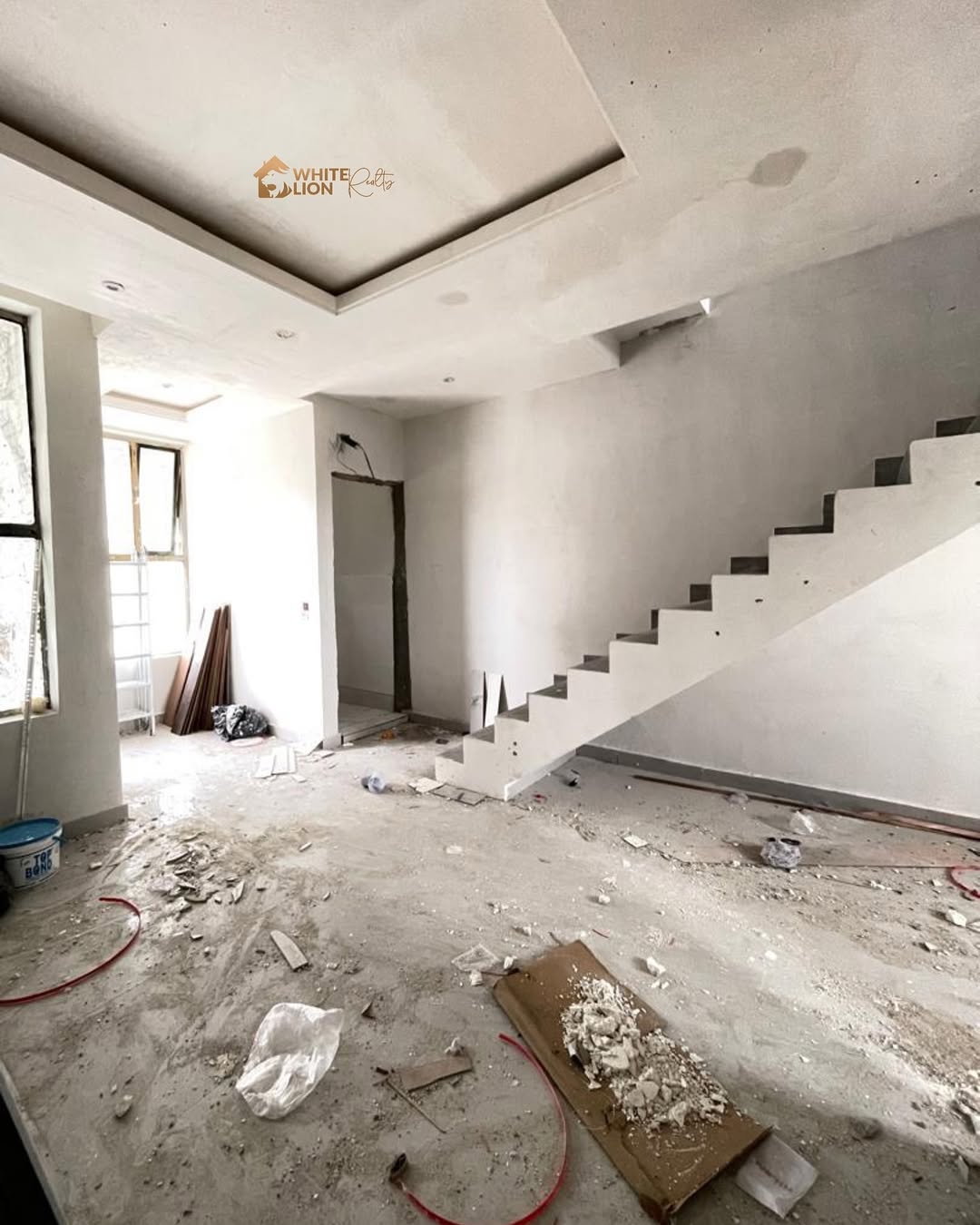 Lekki Phase 1 Gem: Spacious 2-Bed Maisonette with C of O