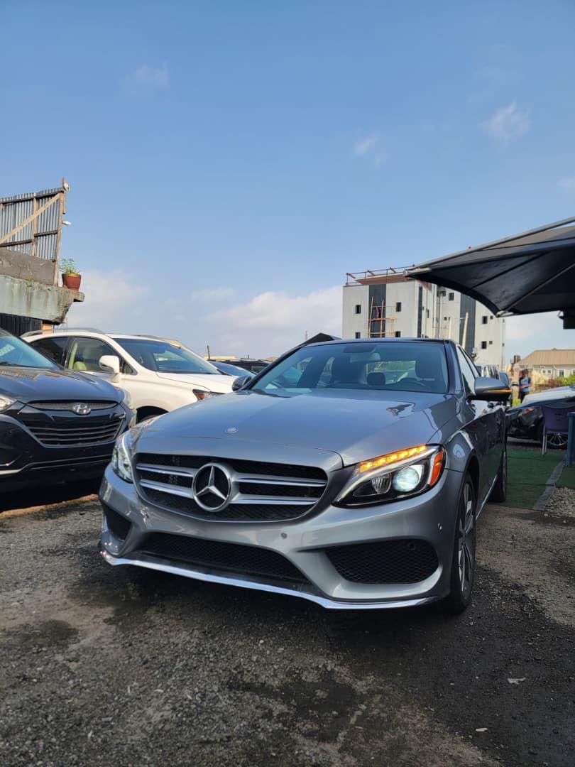 Fully Loaded C300: Luxury & Tech Awaits