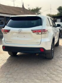 2019 Toyota Highlander: Luxury SUV