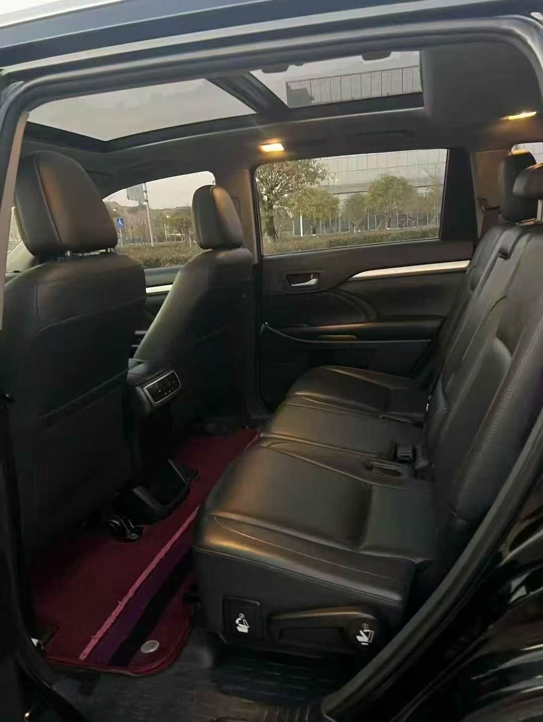 2017 Toyota Highlander: 7-Seat Luxury, No Hidden Fees