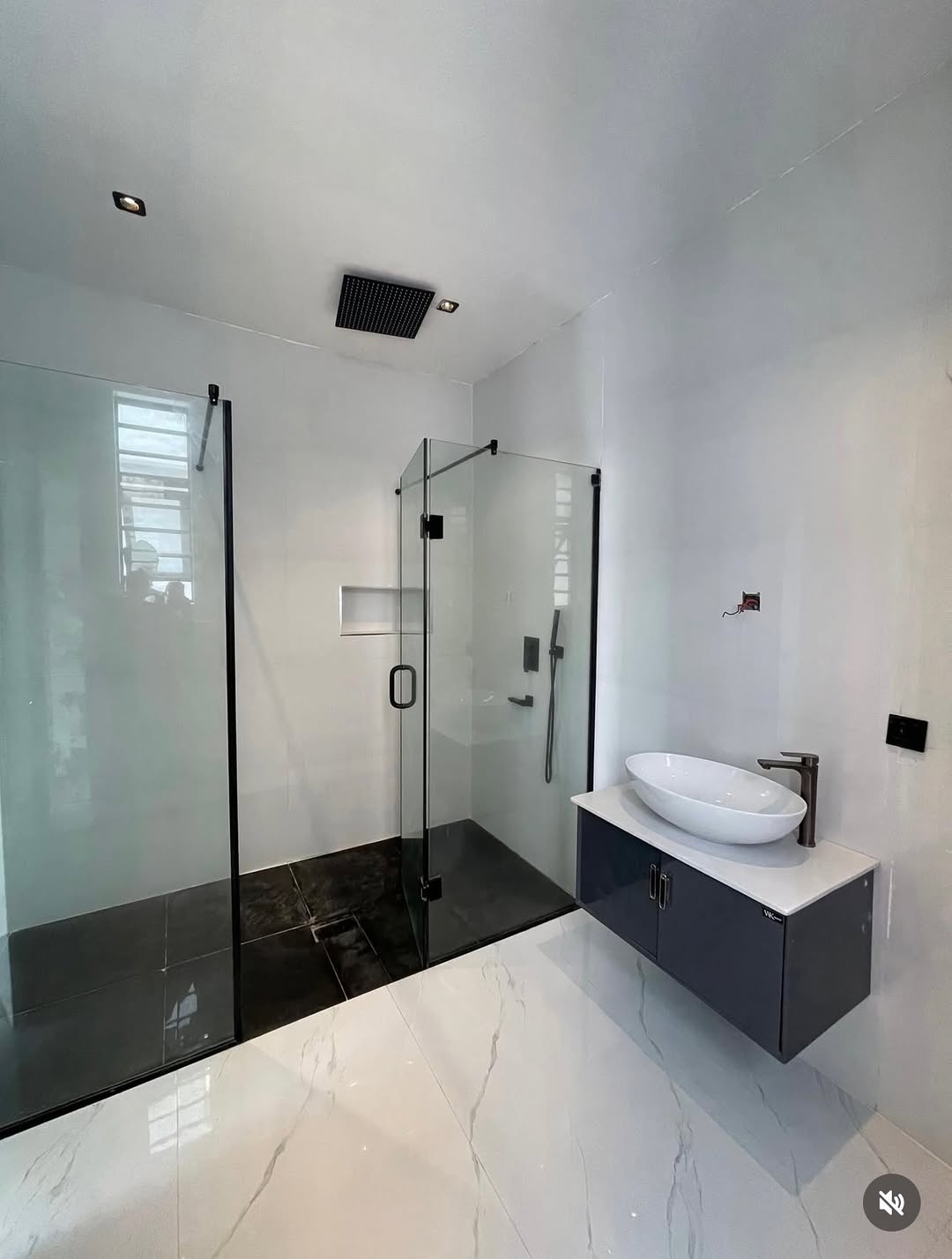 Lekki’s Ultimate 5-Bedroom Estate Oasis with Pool & Cinema