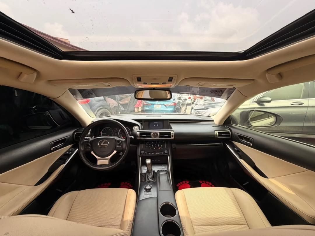 Luxury Lexus IS250: Impeccable 2014, Only ₦17.8M