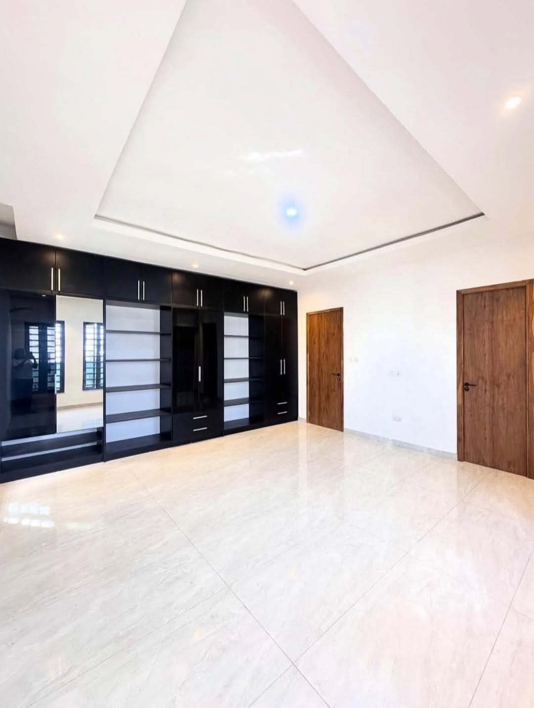 Lagos Luxury: Spacious Ensuite Apartments in Secure Ikate Estate