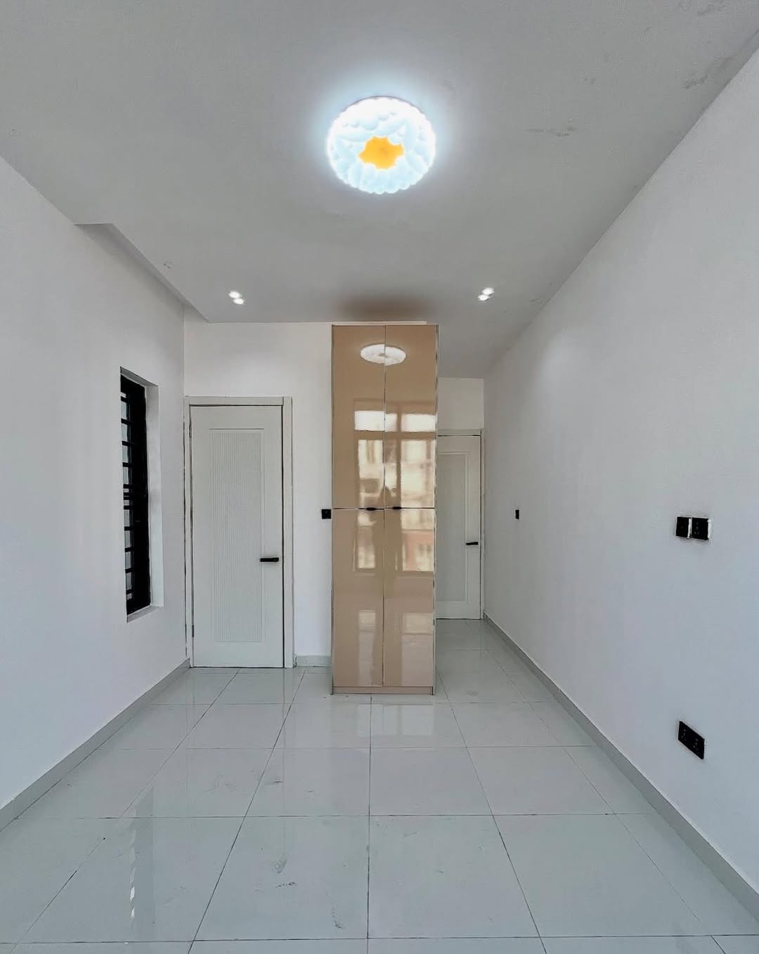 Prime Lekki 2-Bed: High-Yield Shortlet Gem