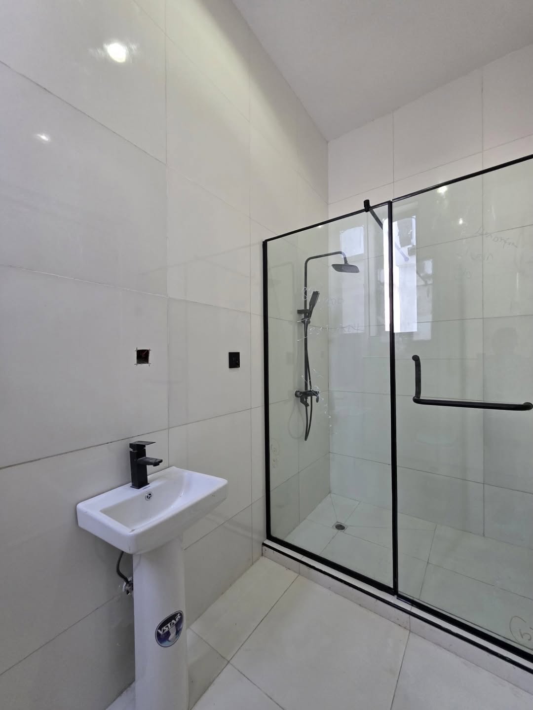 Lagos Luxury: 5-Bed Duplex with Private Pool & BQ