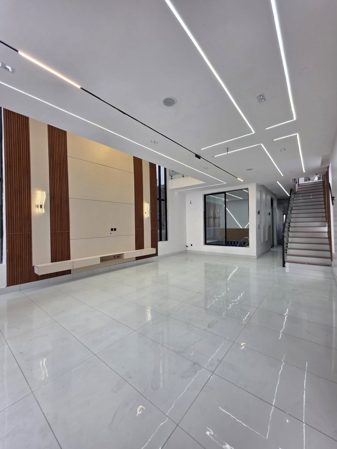 Ultimate 5-Bedroom Estate Gem with Private Pool in Lekki