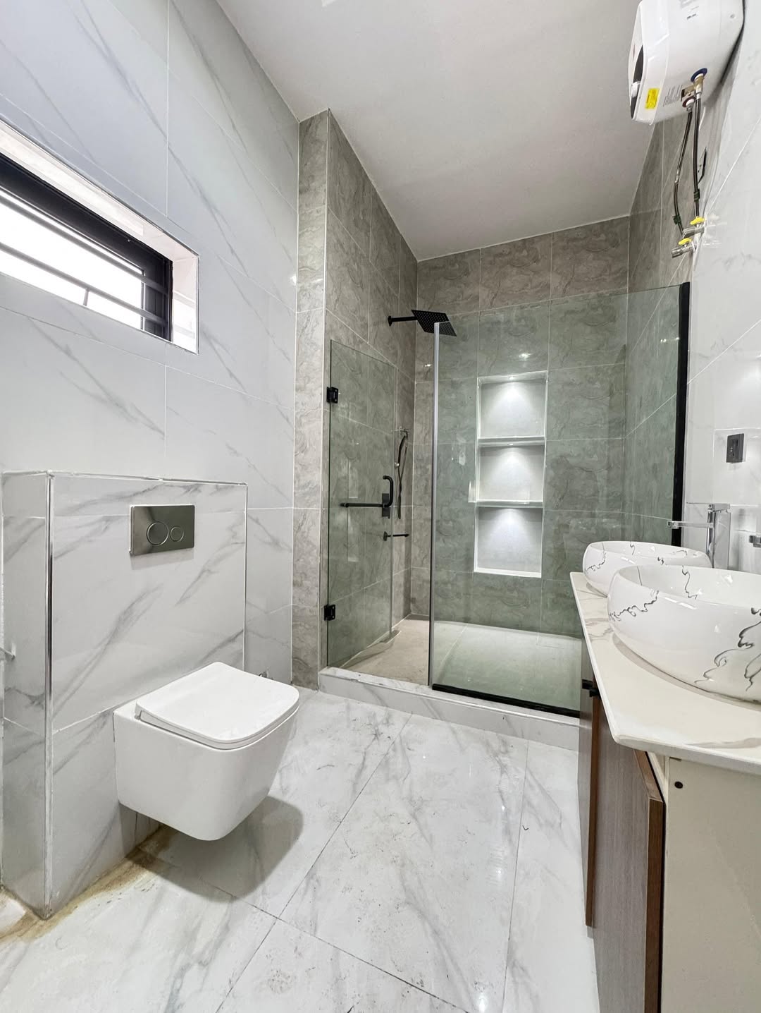 Exquisite 5-Bed Ikate Haven with Jacuzzi & Bulletproof Security