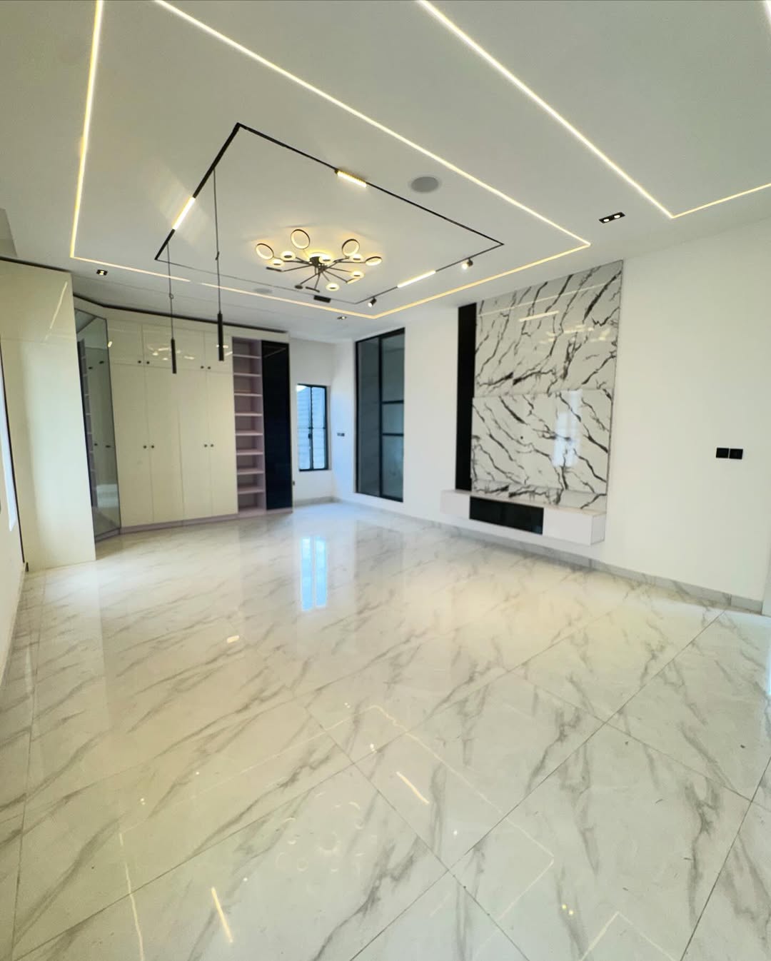 Dream 5-Bed Duplex with Pool & Cinema in Ikota