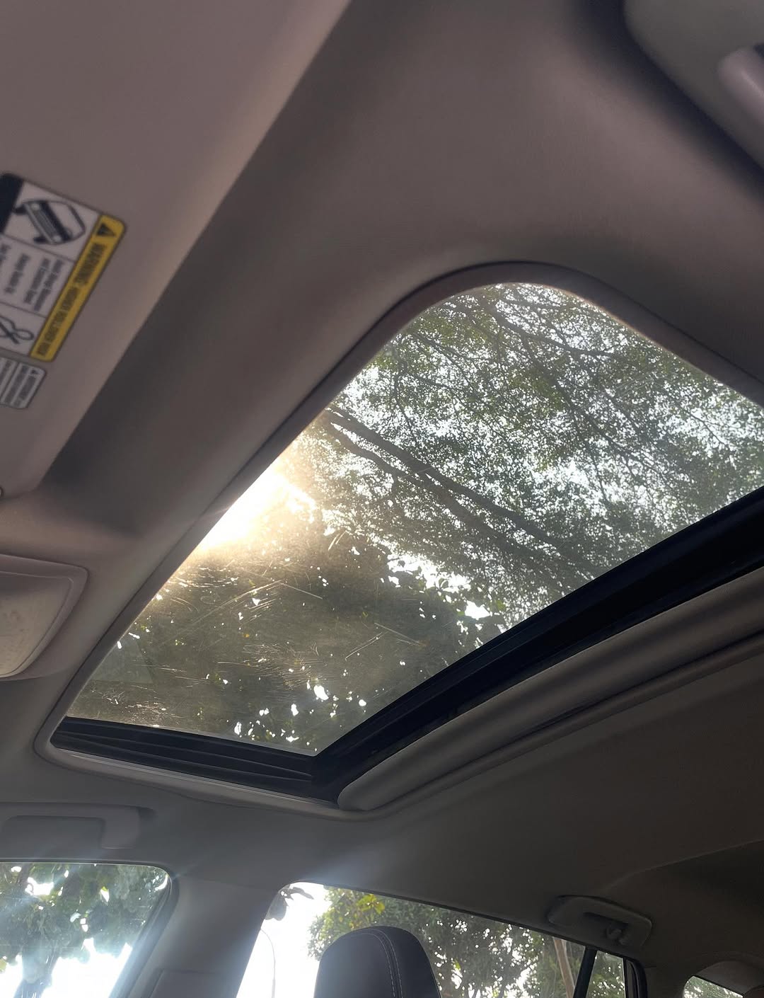 2017 Toyota RAV4 AWD: Sunroof & 360° Tech