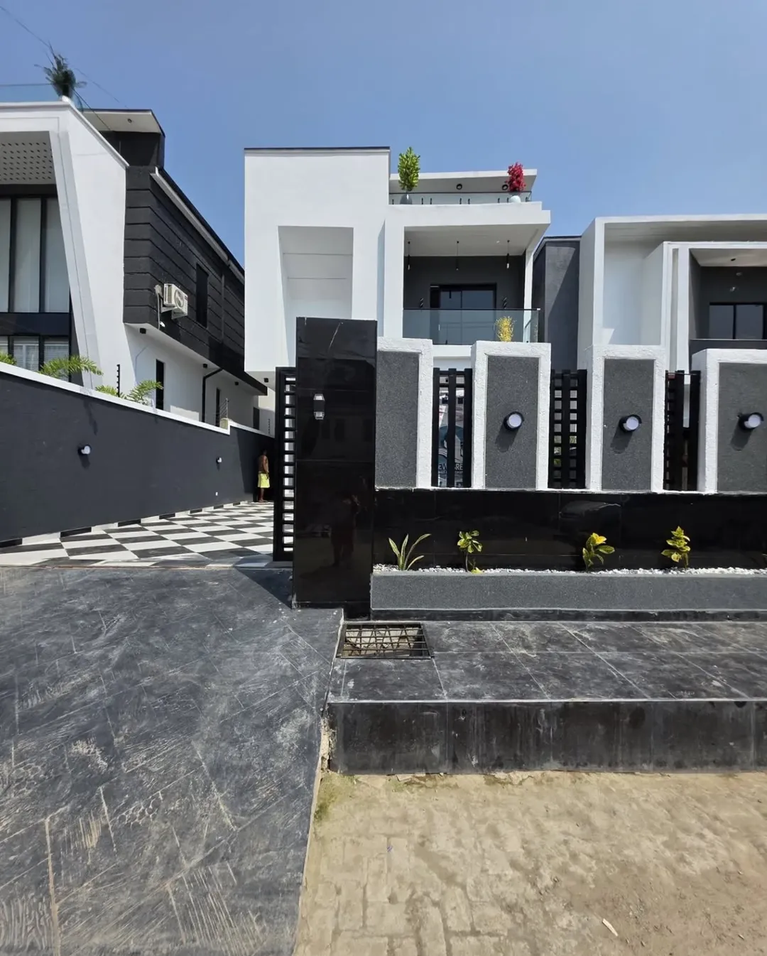 5-Bed Ajah Palace: Pool, Jacuzzi & 24/7 Security
