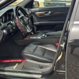 Flawless 2013 Mercedes C300: Performance Perfected