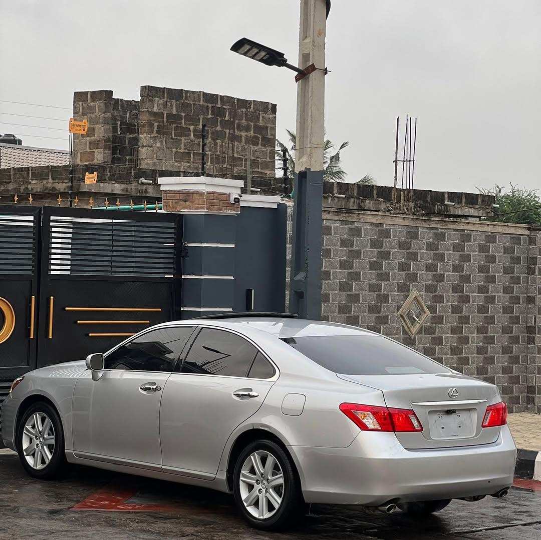 Immaculate 2008 Lexus ES350: Rare & Loaded