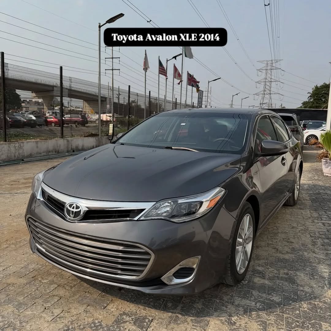 Luxury Sedan, Pre-Order Discount: 2014 Toyota Avalon
