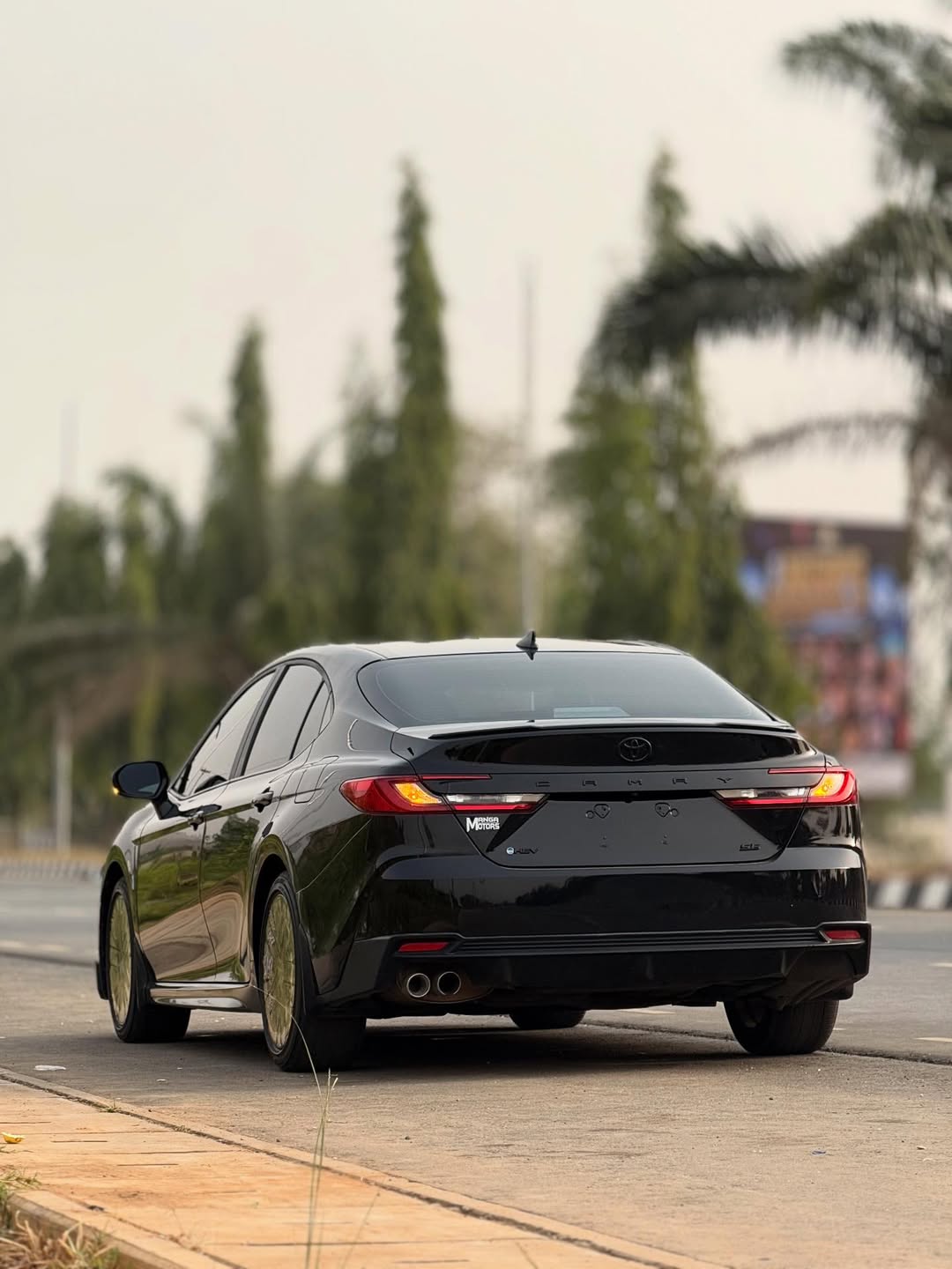 2025 Camry SE: Ultra-Low Miles, Premium Price