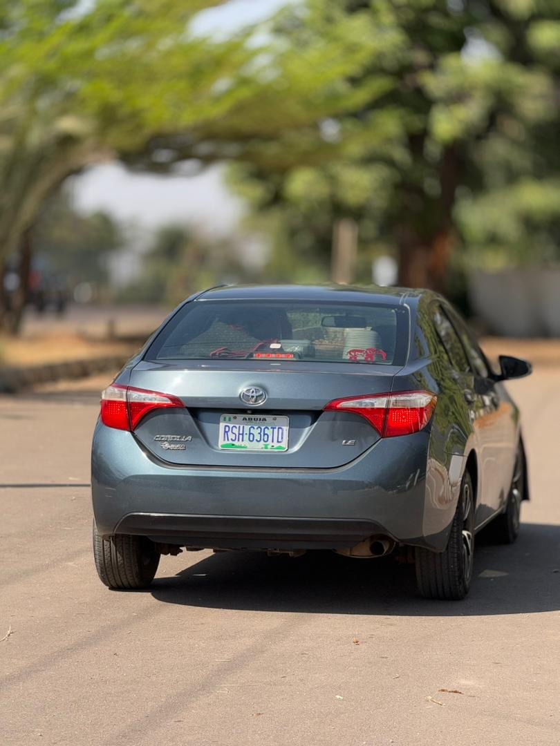 2016 Toyota Corolla LE: Super Clean & Original Papers