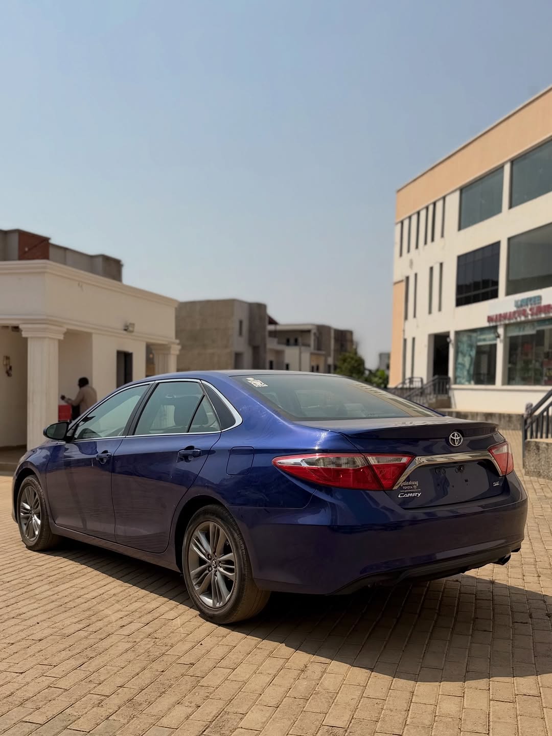 2016 Camry SE: Luxury Meets Value