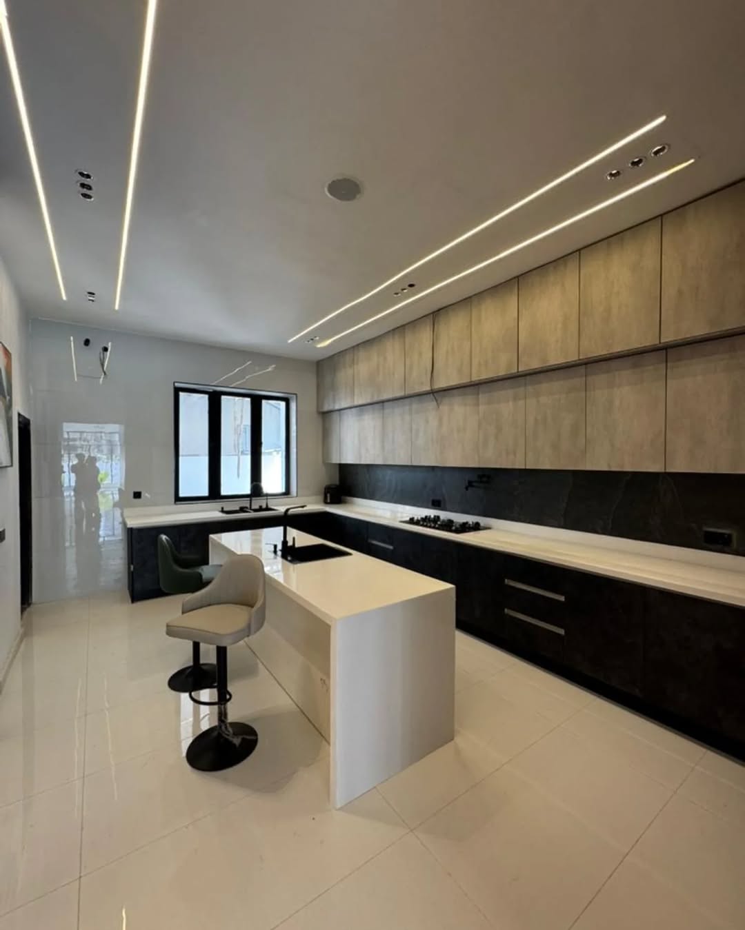 Ajáh’s Elite 5-Bed Estate with Pool & 24/7 Security